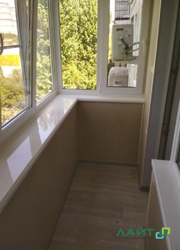 Остекление, отделка панелями стен и пола